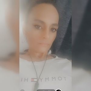 Meet your Posher, Laurel ofa